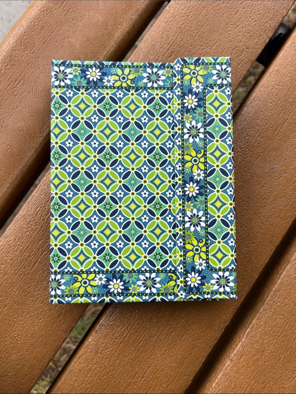 Vera Bradley Retired Daisy pattern
